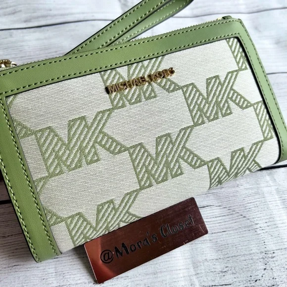 Michael Kors Double Zip Wallet-Wristlet - Picture 2 of 9